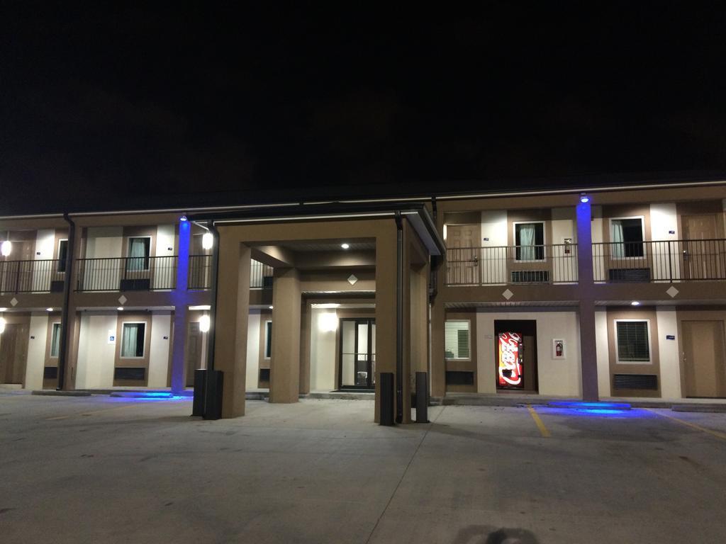 Paradise Inn & Suites Baton Rouge Exterior photo